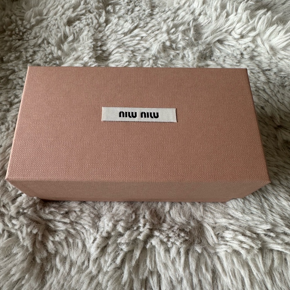 Miu Miu Dusty Rose Box Authentic- slight use